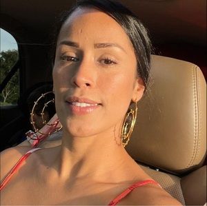 Meet your Posher, Paola